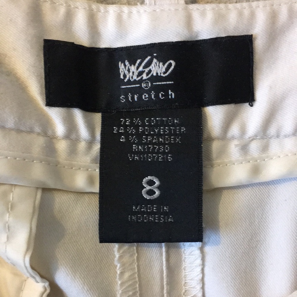Mossimo Women’s Shorts - Picture 2 of 3